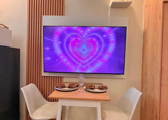 Luxe Xcape - Stylish And Cozy Vibes In Quezon
